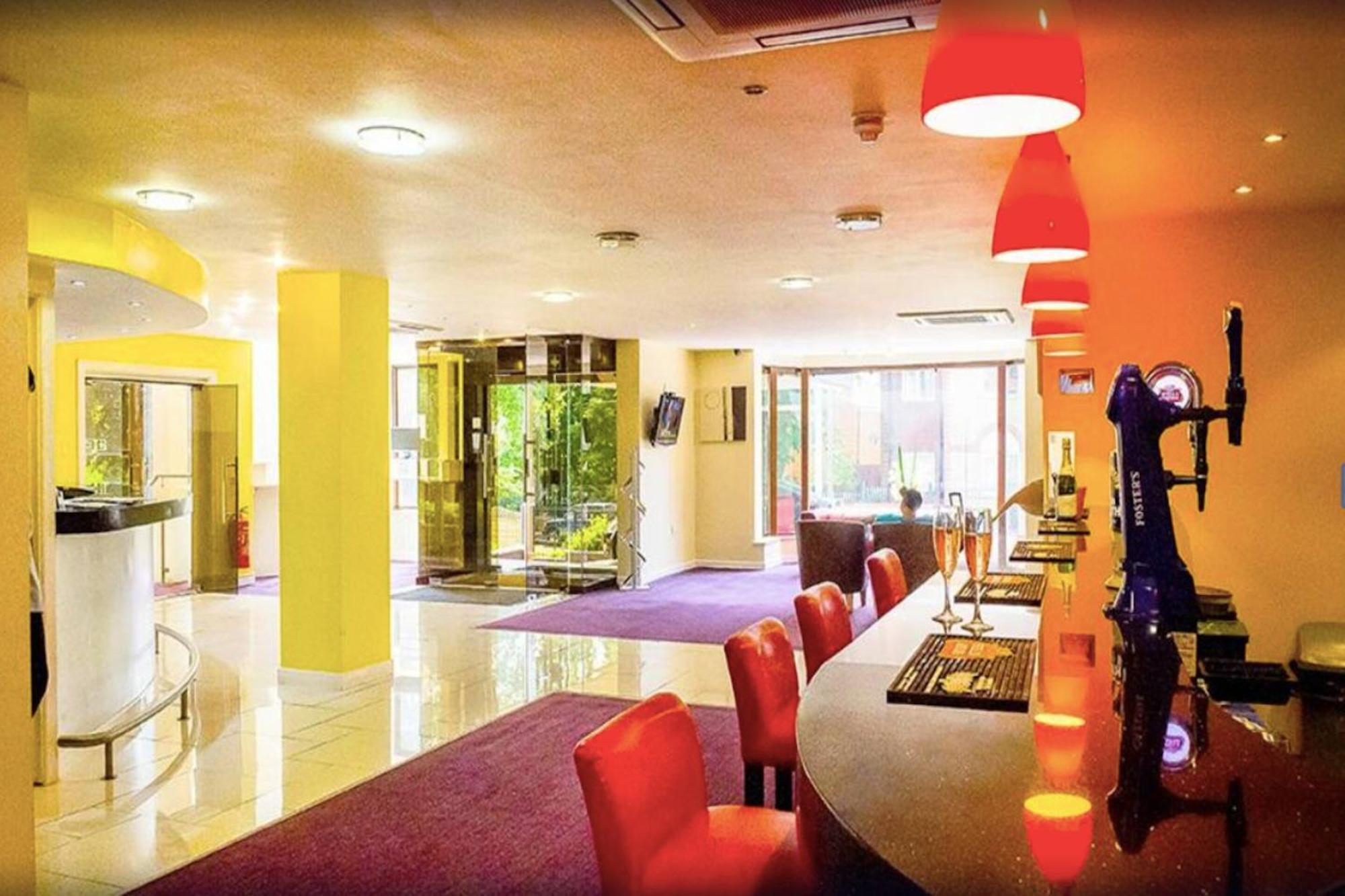 The Luton Hotel Exteriér fotografie